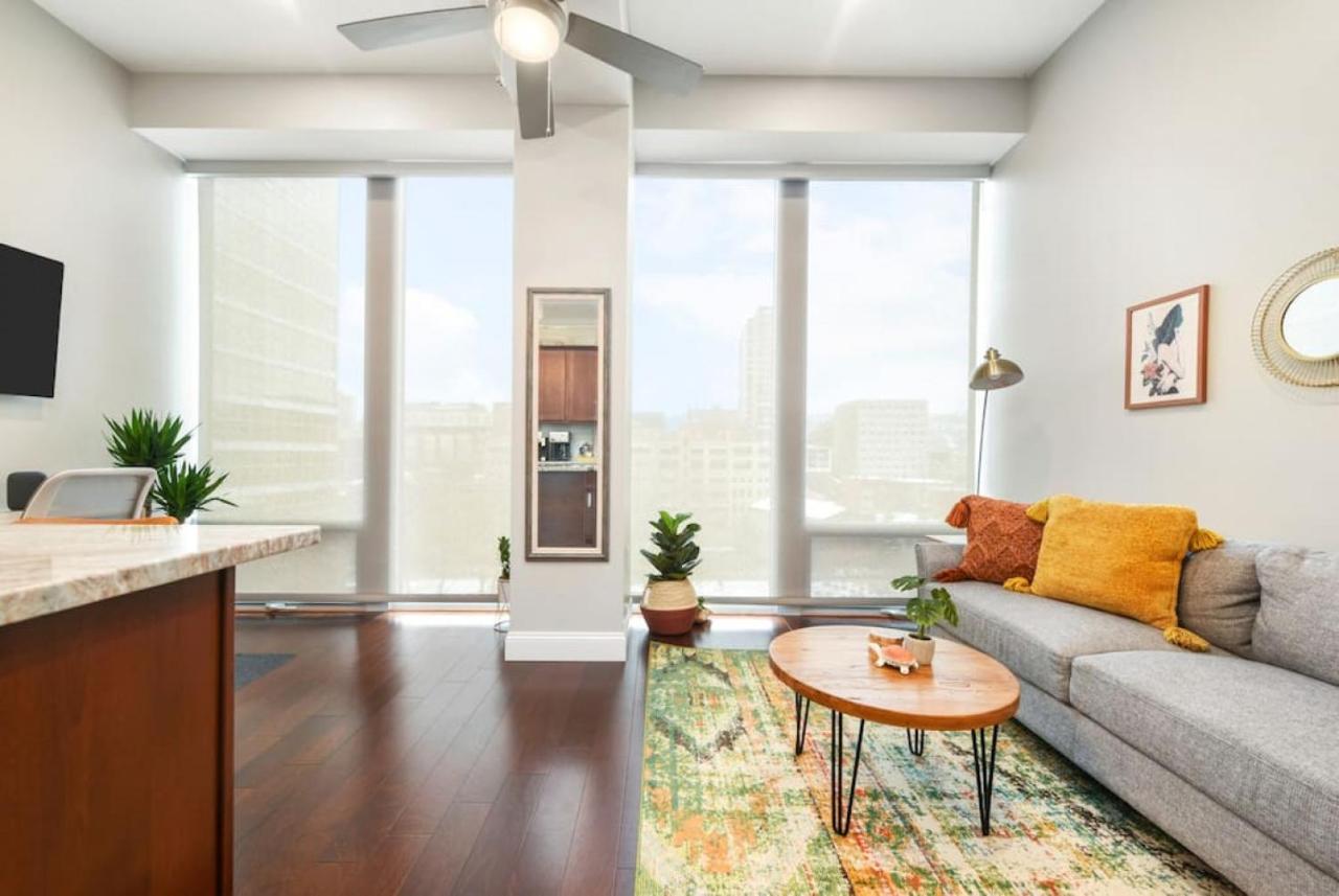 Hostwise Stays - The Washington At Chatham - Free Parking, Private Gym, More! 피츠버그 외부 사진