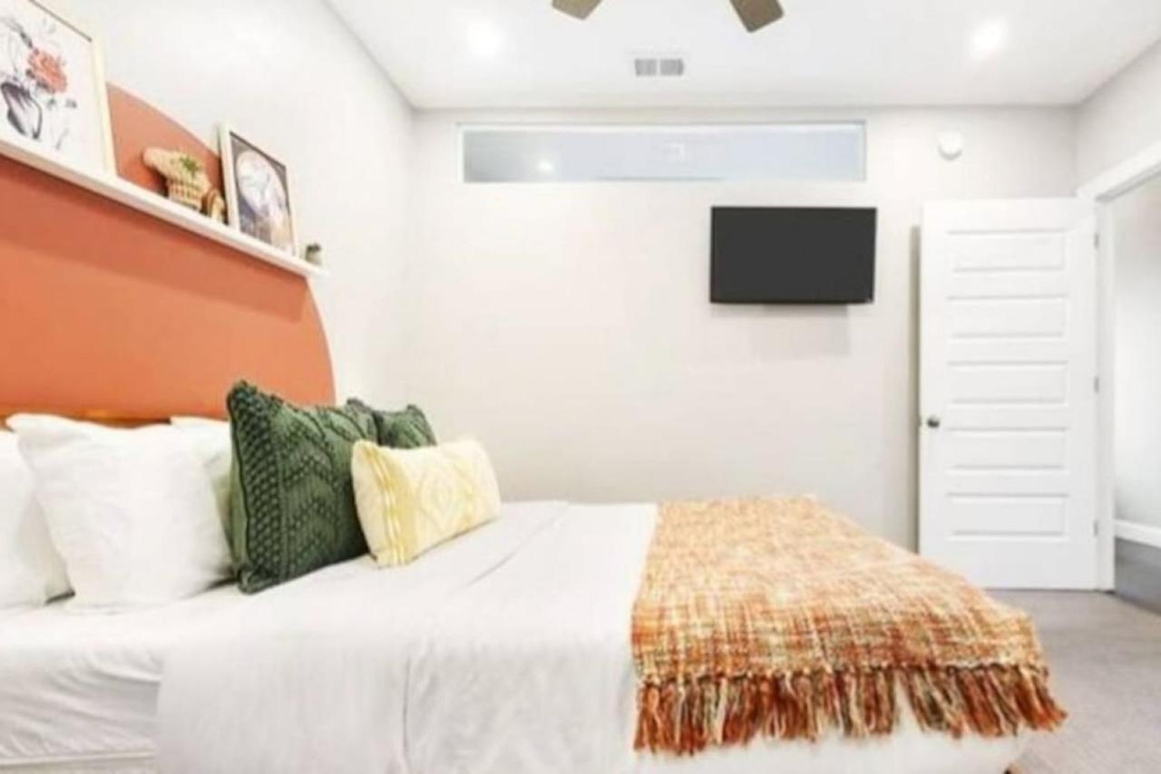 Hostwise Stays - The Washington At Chatham - Free Parking, Private Gym, More! 피츠버그 외부 사진