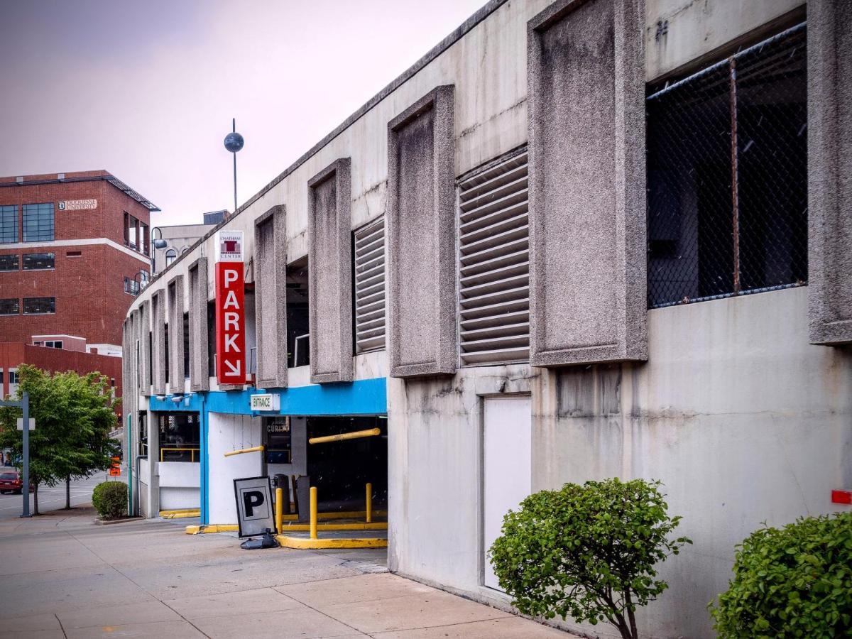 Hostwise Stays - The Washington At Chatham - Free Parking, Private Gym, More! 피츠버그 외부 사진
